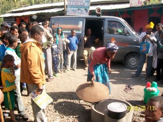 demonstrtaing at market